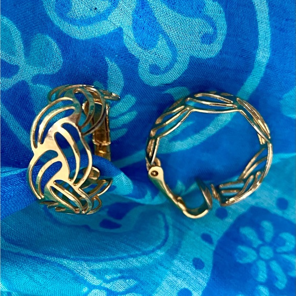 Vintage 1970’s CLIP ON Earrings - Picture 4 of 4